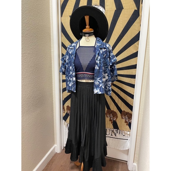 🌈 SOLD Stunning Mesh halter bra top - Picture 10 of 11